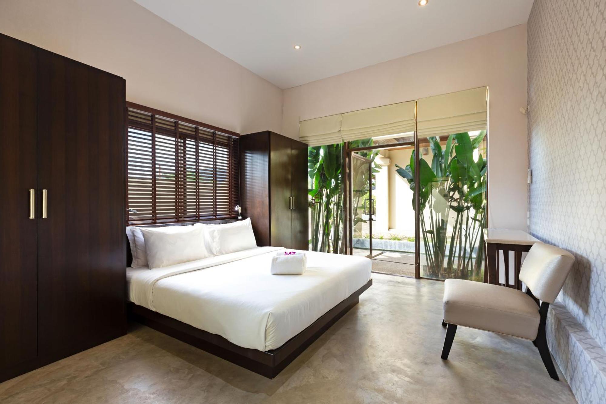 Extraordinary Courtyard 6Br Pool Villa Sri Suri, Naiharn Rawai Bagian luar foto