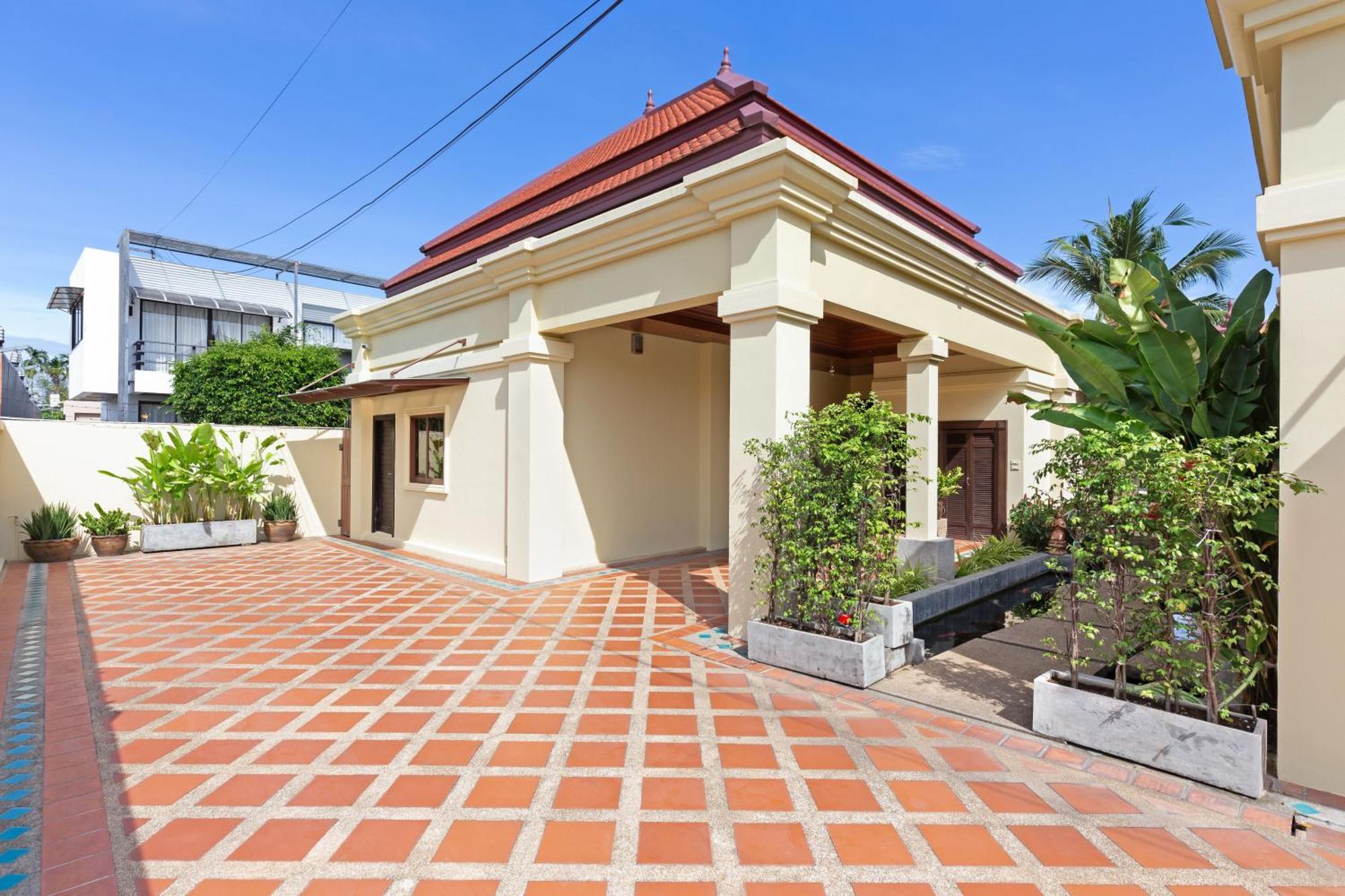 Extraordinary Courtyard 6Br Pool Villa Sri Suri, Naiharn Rawai Bagian luar foto