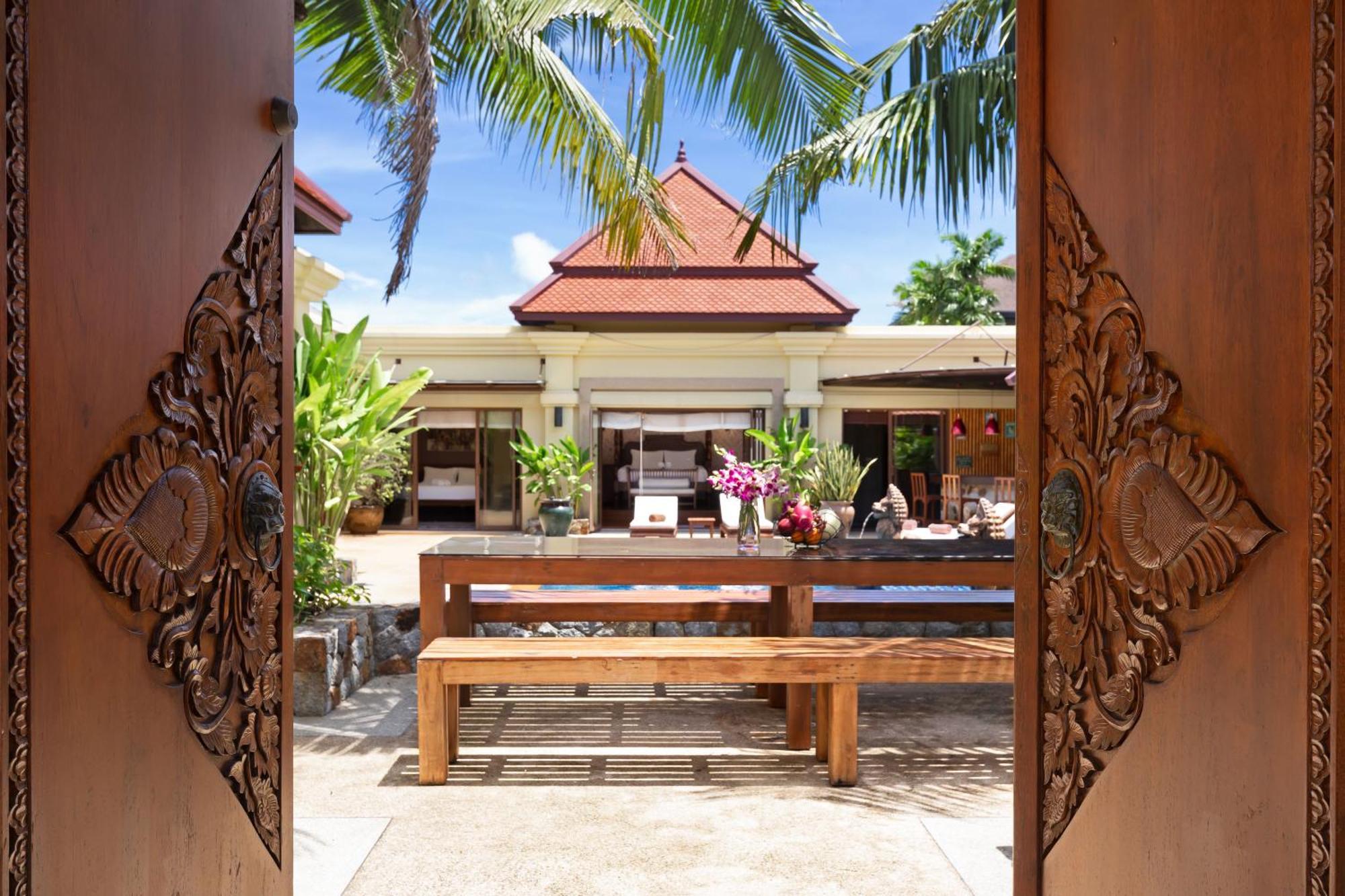 Extraordinary Courtyard 6Br Pool Villa Sri Suri, Naiharn Rawai Bagian luar foto