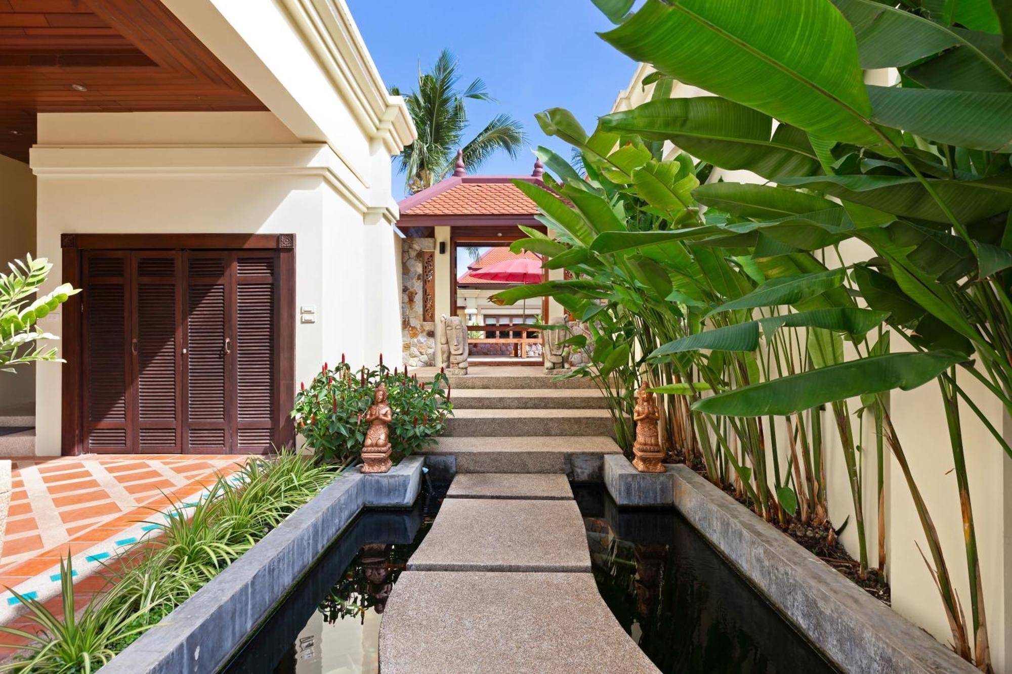 Extraordinary Courtyard 6Br Pool Villa Sri Suri, Naiharn Rawai Bagian luar foto